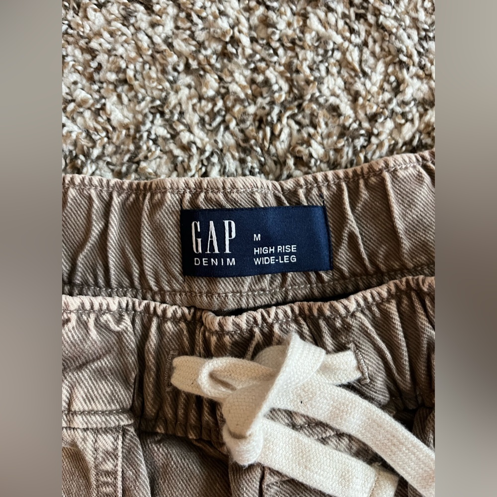 GAP High-Rise Pull-On Wide-Leg Utility Jeans — Taupe Brown - Picture 5 of 6